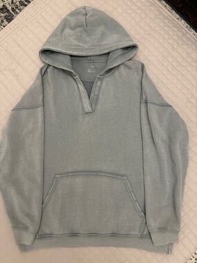 aerie Men's Hooded Pullover Sweatshirt in Light Slate Blue
